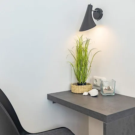 6 Person In 아파트