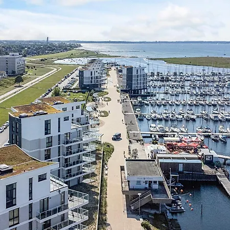 6 Person In 아파트