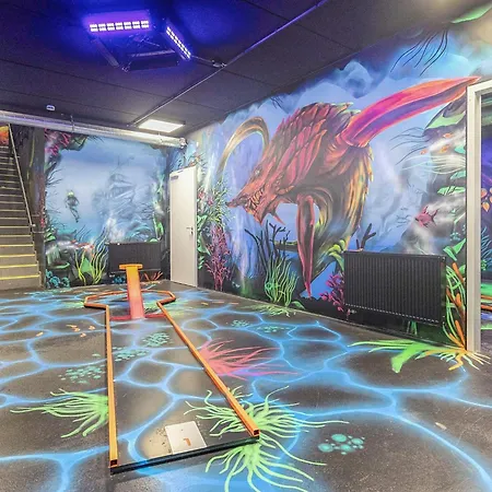 6 Person In 아파트 *