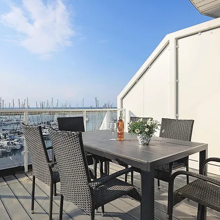 Luxus-Penthauswohnung Mit Seeblick Wendtorf